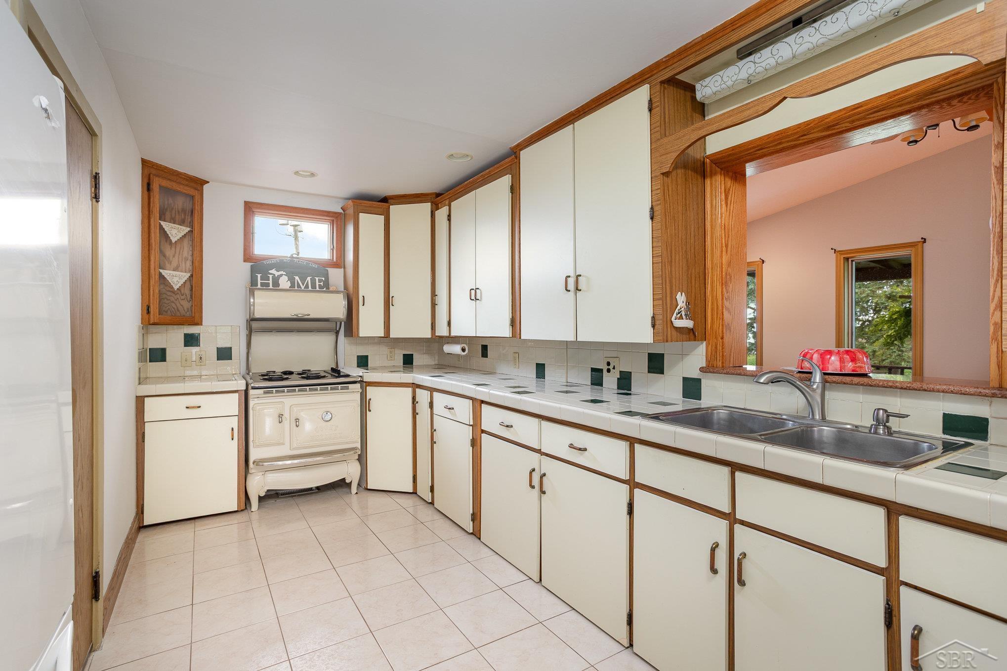 Blumfield Township, Michigan 48601, United States, 4 Bedrooms Bedrooms, ,2 BathroomsBathrooms,Residential,Active,211446