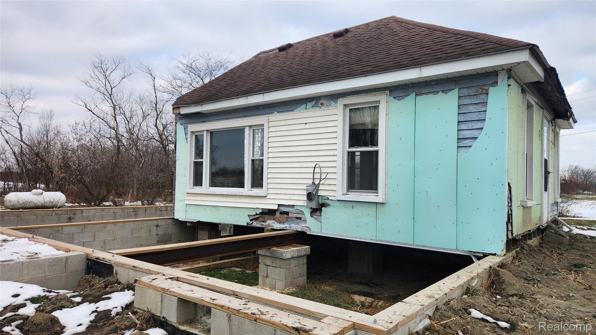 10781 Armstrong Road