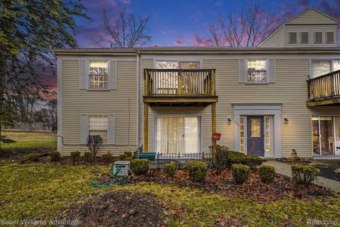 902 Chestnut Hill Drive E Auburn Hills City MI 48326