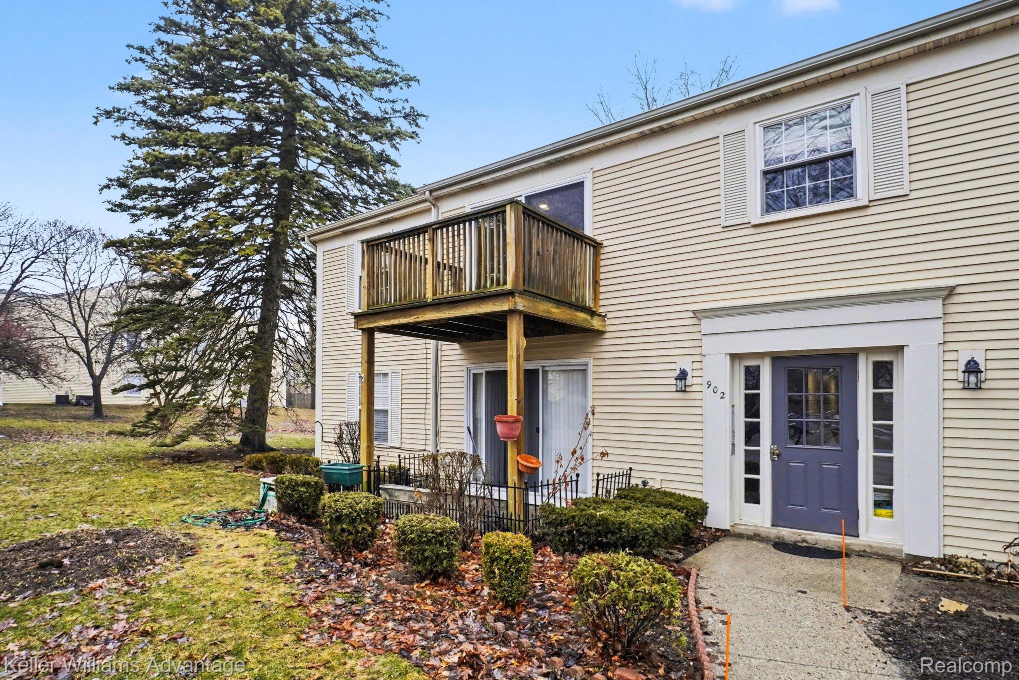 902 Chestnut Hill Drive E