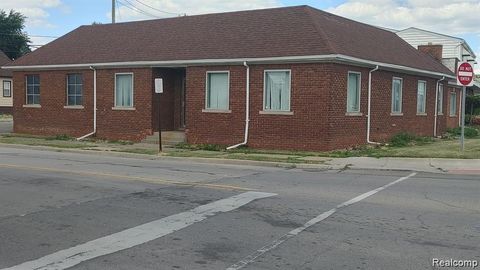 1336 SOUTHFIELD Road Lincoln Park City MI 48146