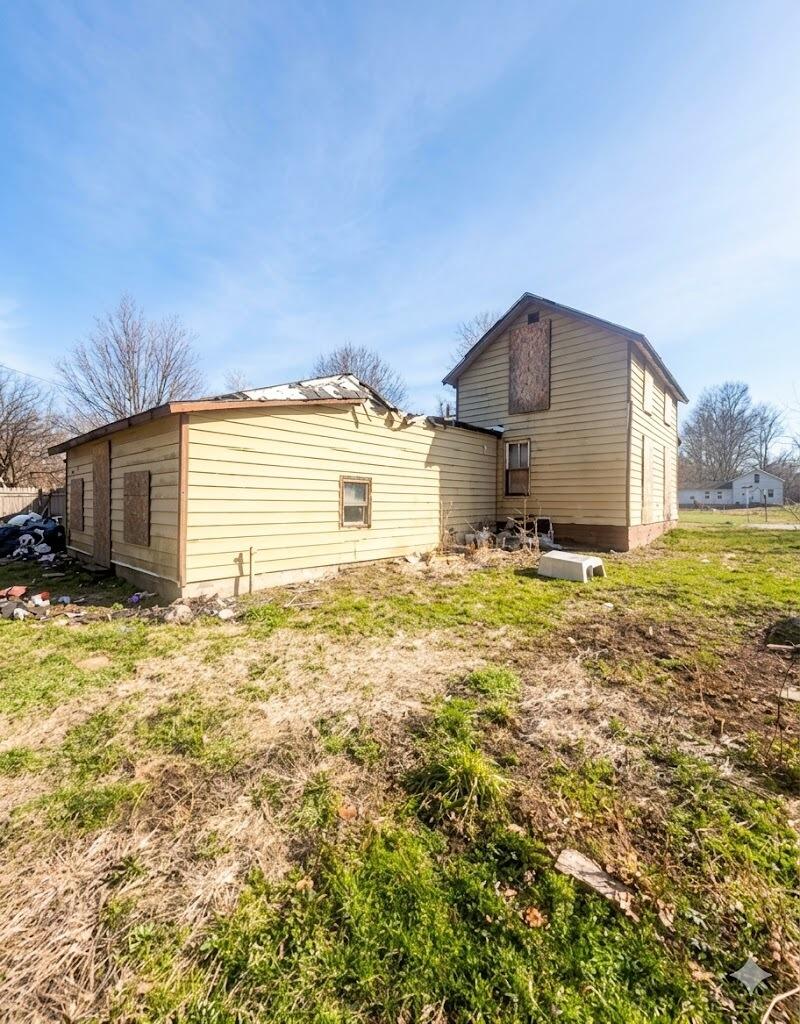 17806 E State Street