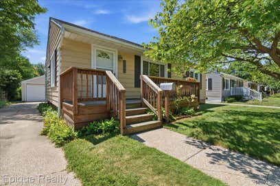1524 Sanborn Street Port Huron City MI 48060