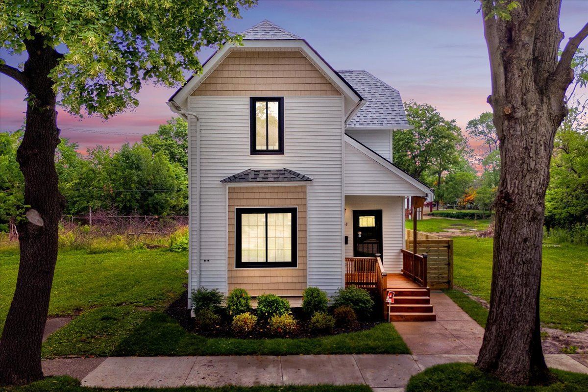 Detroit, Michigan 48208, United States, 3 Bedrooms Bedrooms, ,2 BathroomsBathrooms,Residential,Active,42386