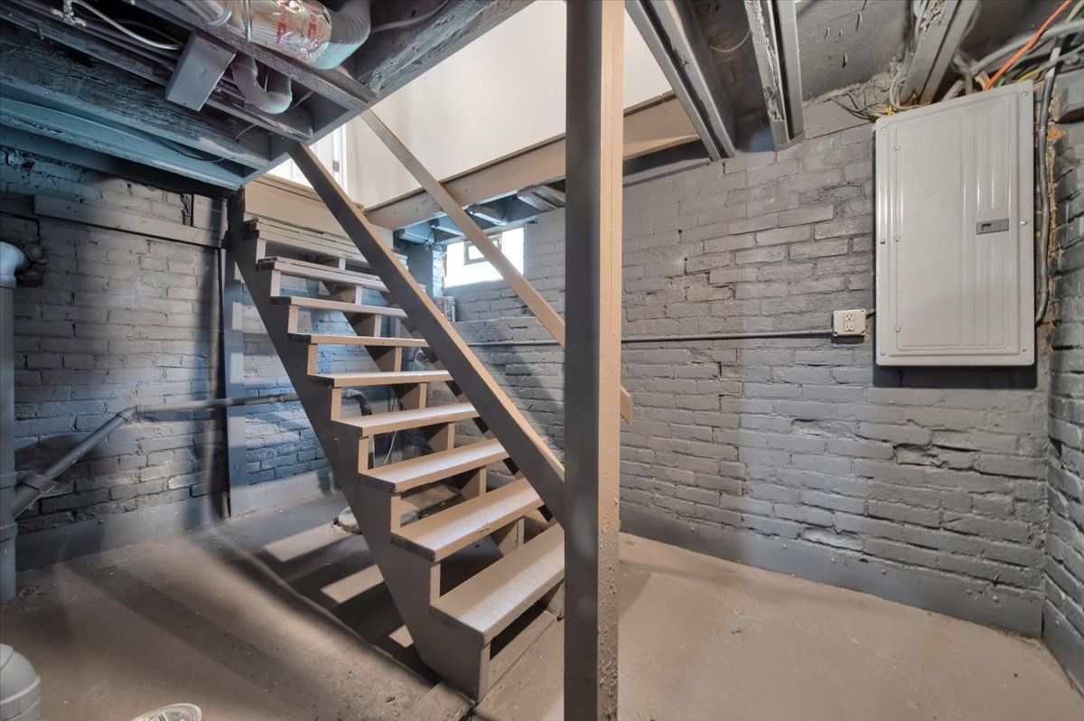 Detroit, Michigan 48208, United States, 3 Bedrooms Bedrooms, ,2 BathroomsBathrooms,Residential,Active,42386