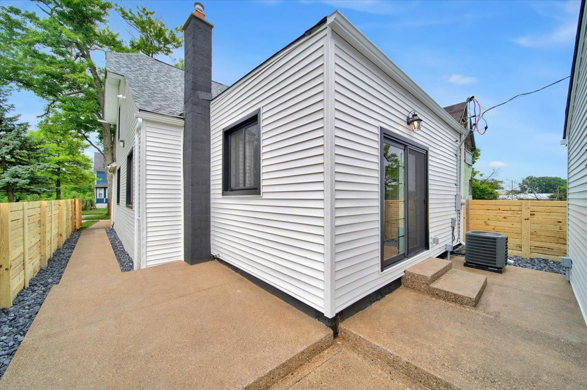 Detroit, Michigan 48208, United States, 3 Bedrooms Bedrooms, ,2 BathroomsBathrooms,Residential,Active,42386