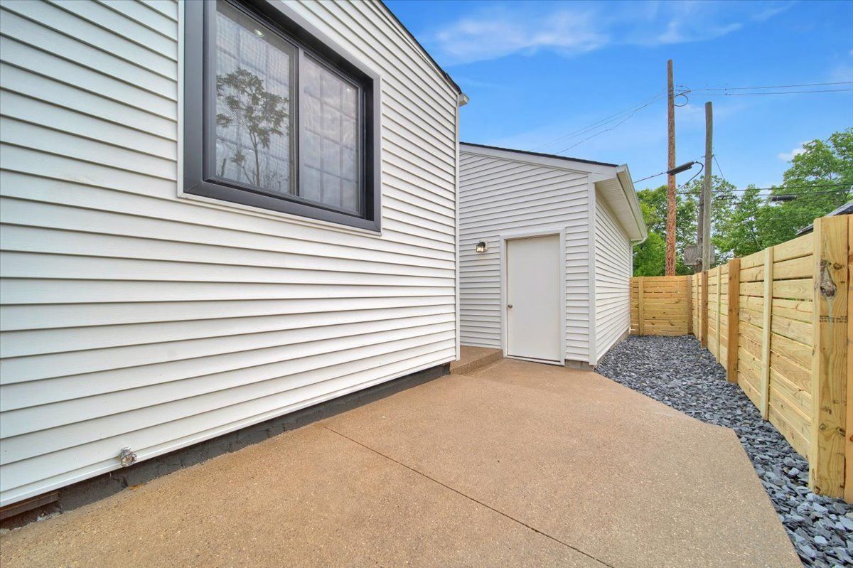 Detroit, Michigan 48208, United States, 3 Bedrooms Bedrooms, ,2 BathroomsBathrooms,Residential,Active,42386