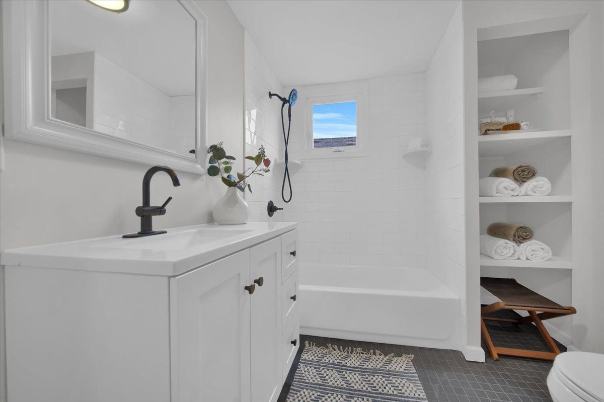 Detroit, Michigan 48208, United States, 3 Bedrooms Bedrooms, ,2 BathroomsBathrooms,Residential,Active,42386