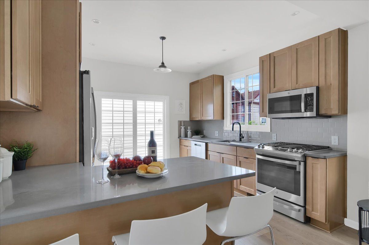 Detroit, Michigan 48208, United States, 3 Bedrooms Bedrooms, ,2 BathroomsBathrooms,Residential,Active,42386