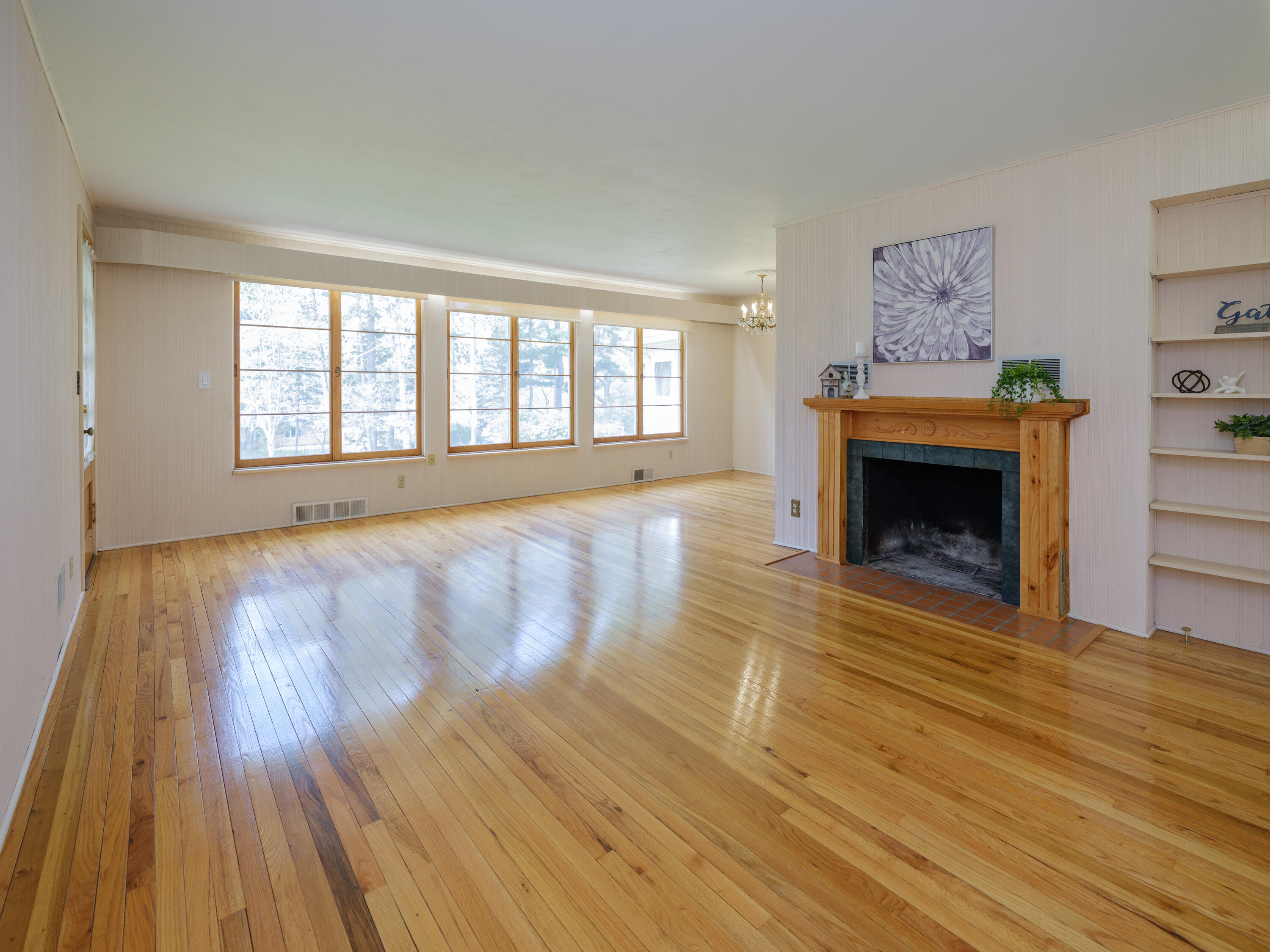 1054 Riverside Drive