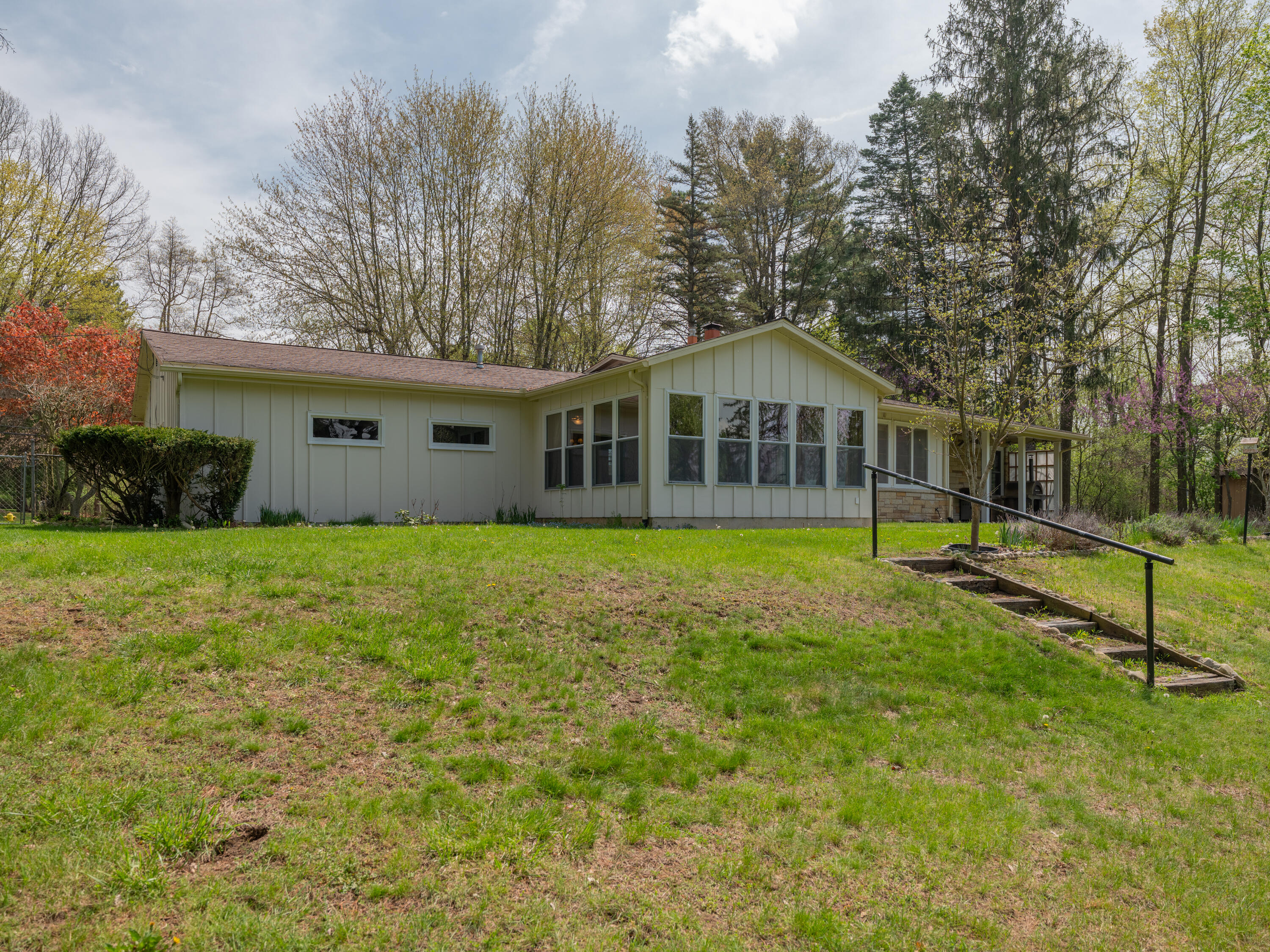 1054 Riverside Drive