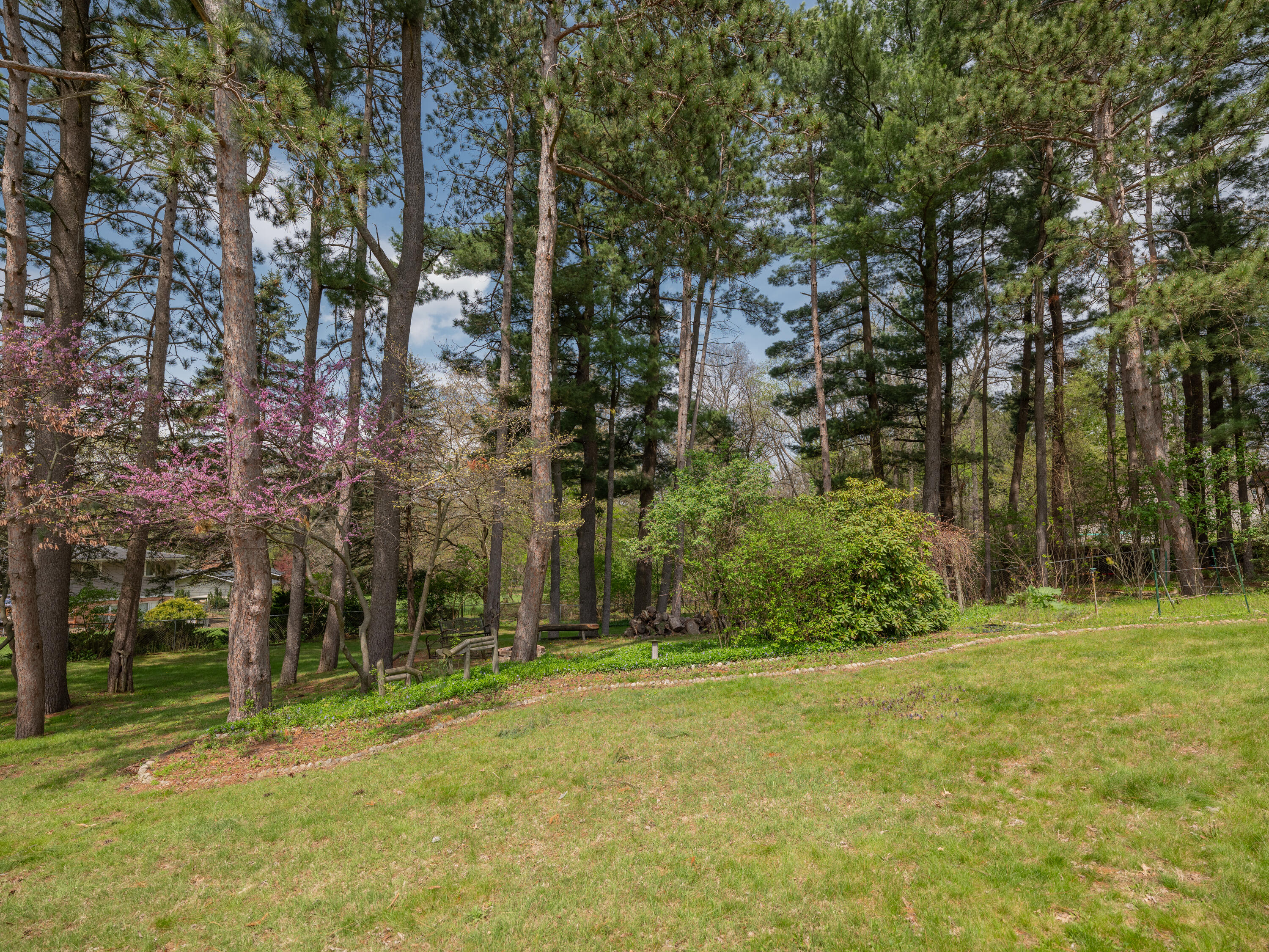 1054 Riverside Drive