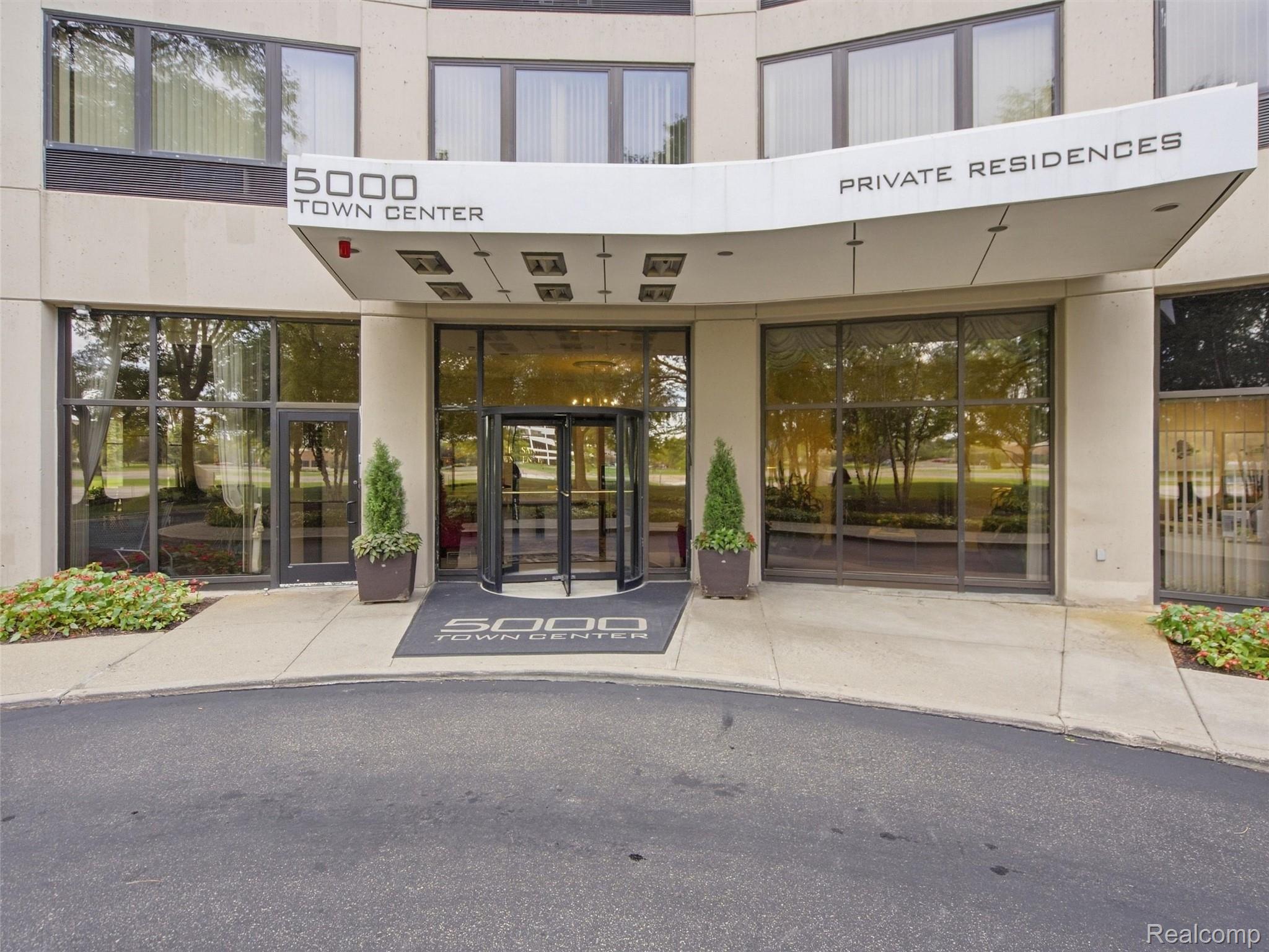 5000 Town Center 1503