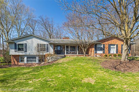 3610 LARKWOOD Court Bloomfield Charter Township MI 48302