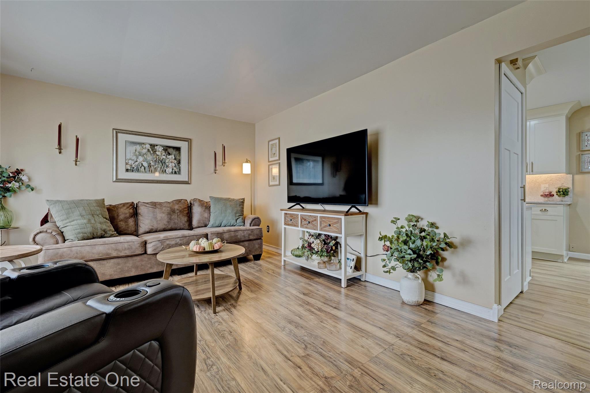 2060 W Drahner Road