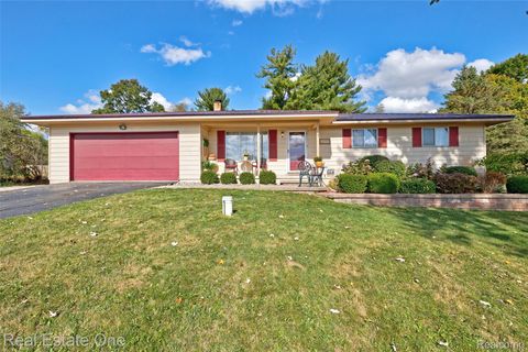 2060 W Drahner Road Oxford Charter Township MI 48371