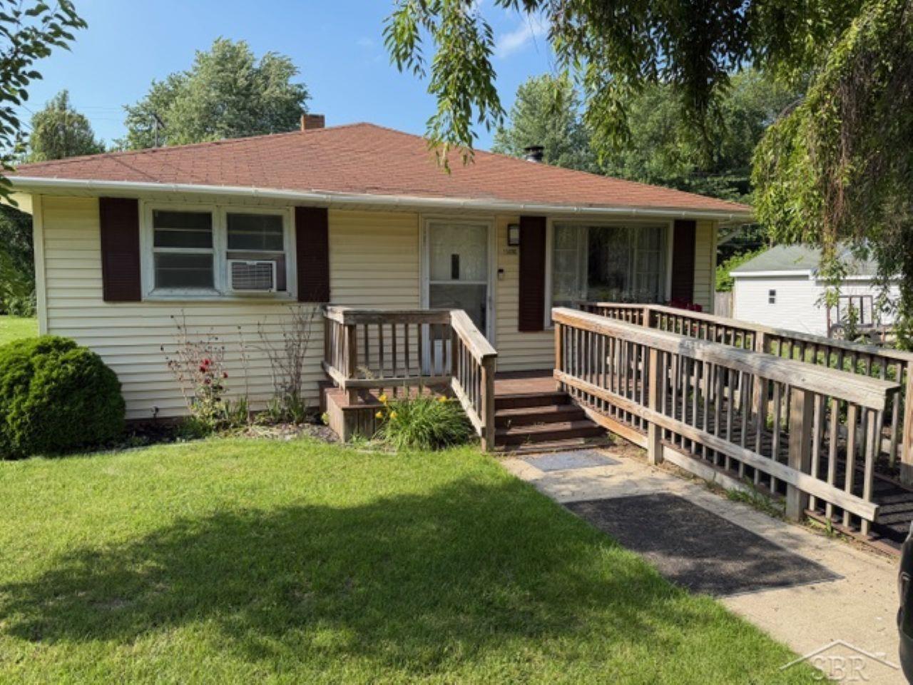 15696 Gratiot Road