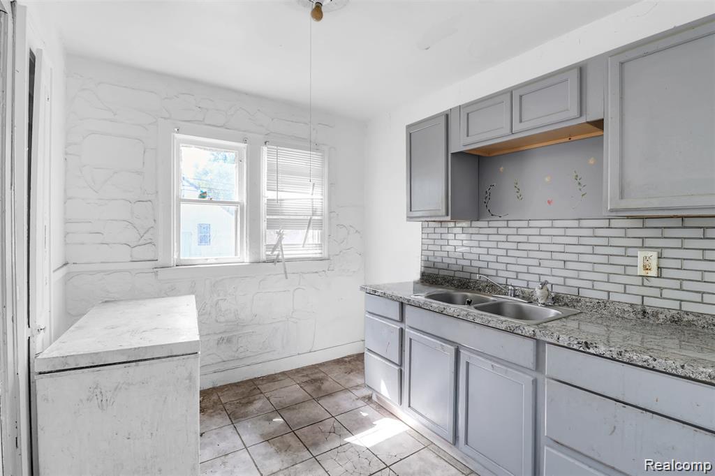 15703 Ardmore Street