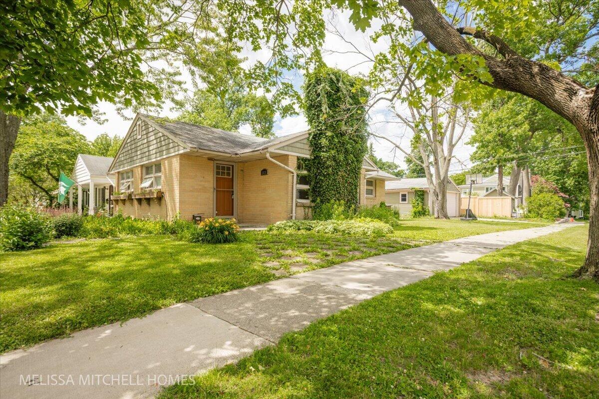 2631 Richards Drive SE