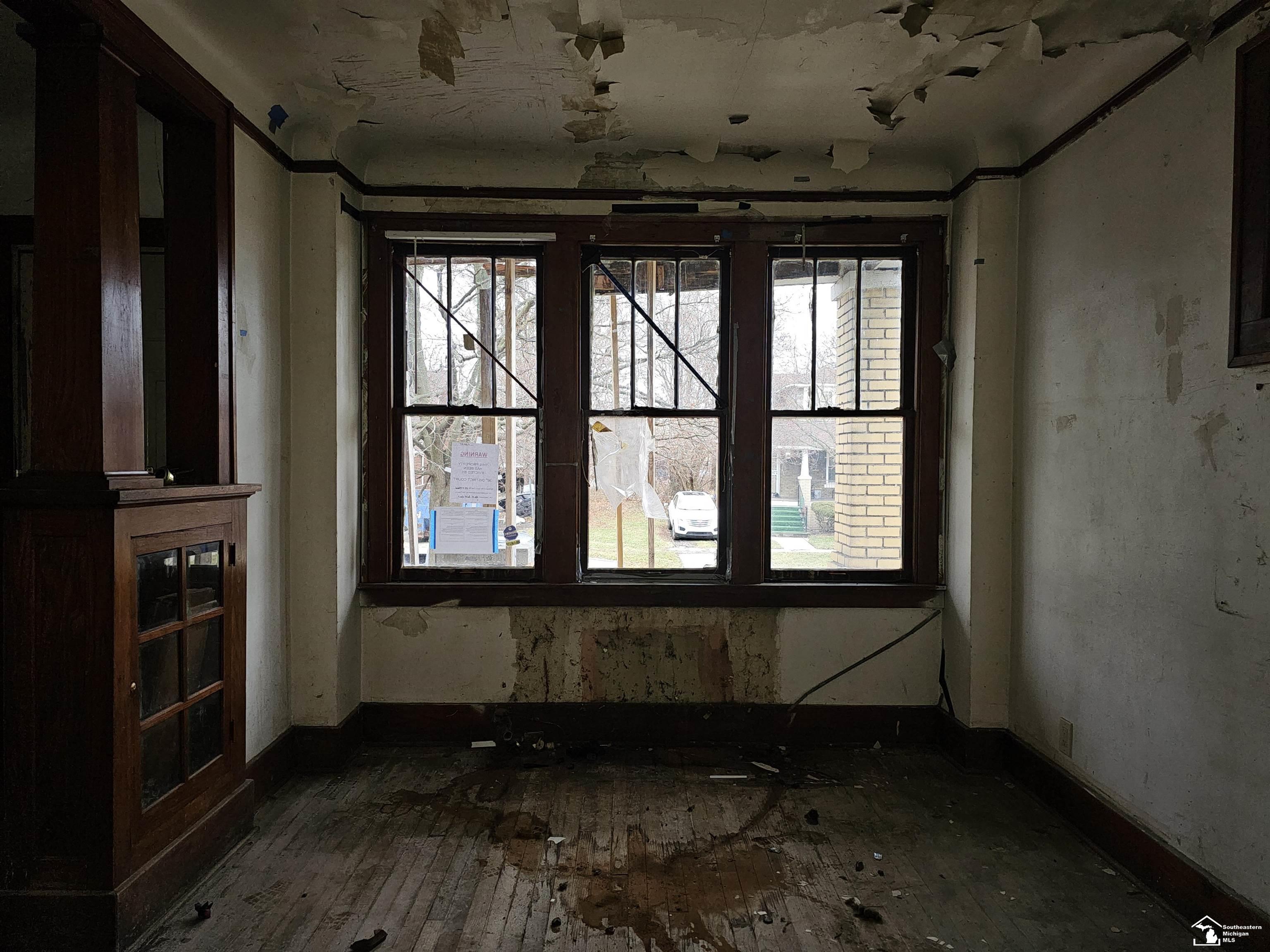 18635 Saint Louis Street