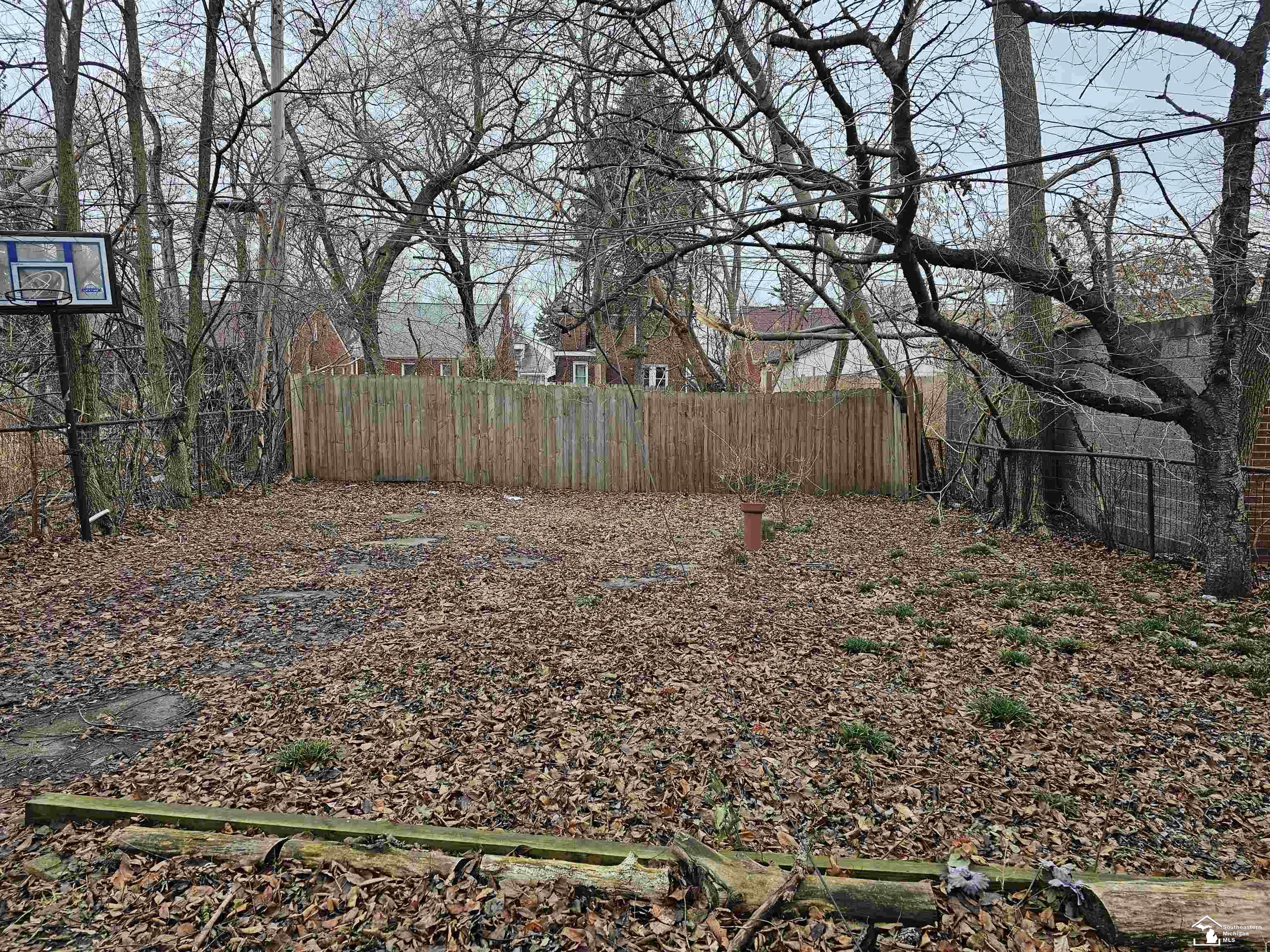 18635 Saint Louis Street