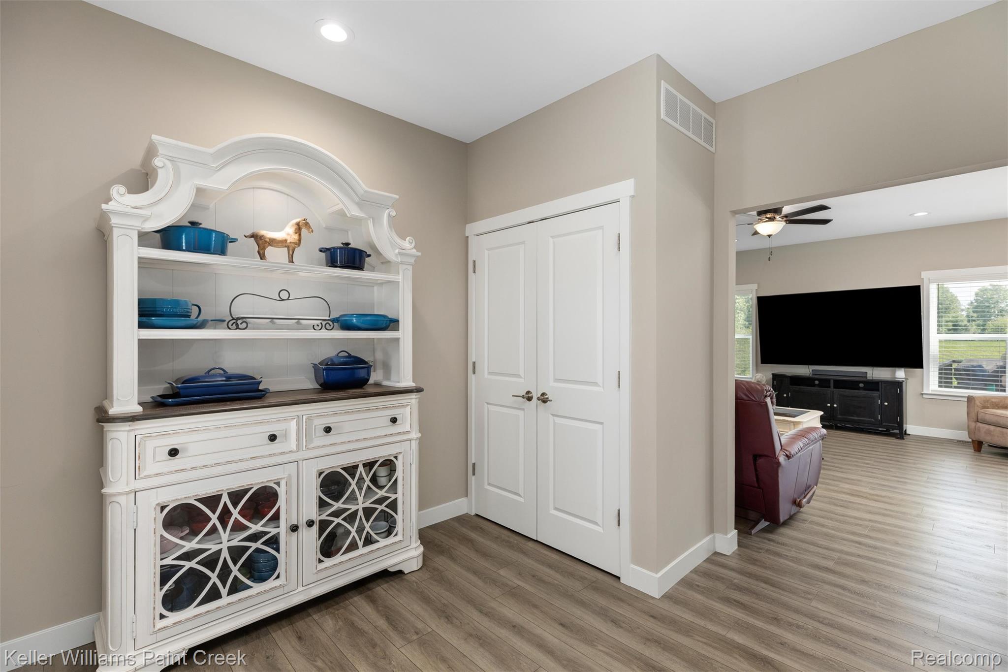 6097 Summerbrooke Circle