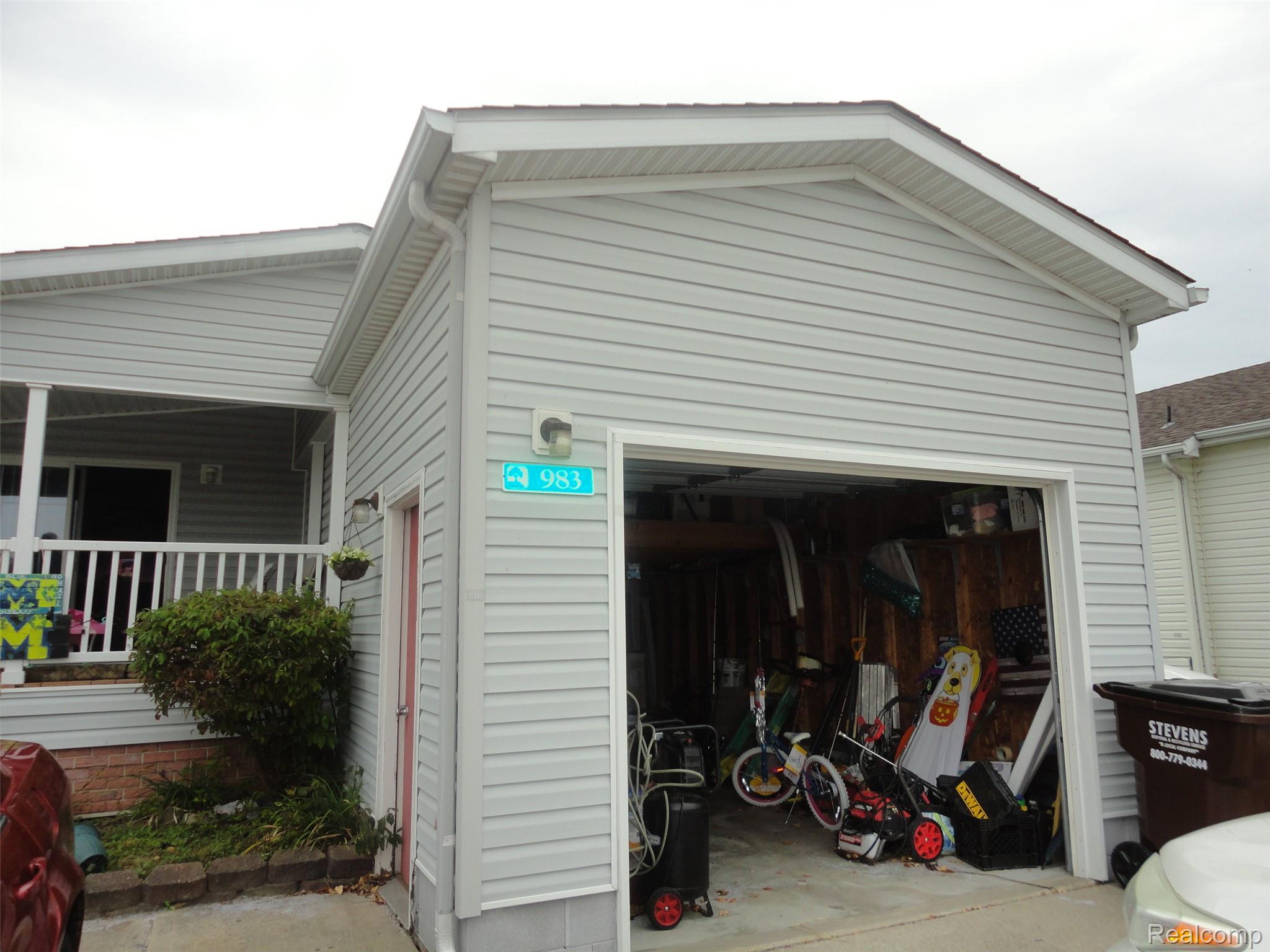 983 Tanners Lndg