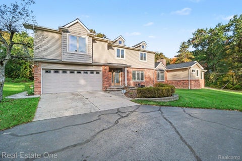Tiny photo for 9243 Sherwood Drive, Springfield Charter Township, MI 48350 (MLS # 20261082973)