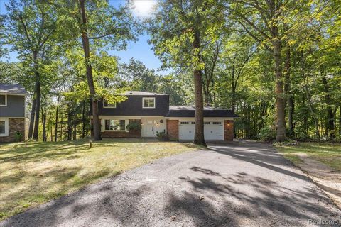 3801 Glen Hills Drive Hartland Township MI 48353