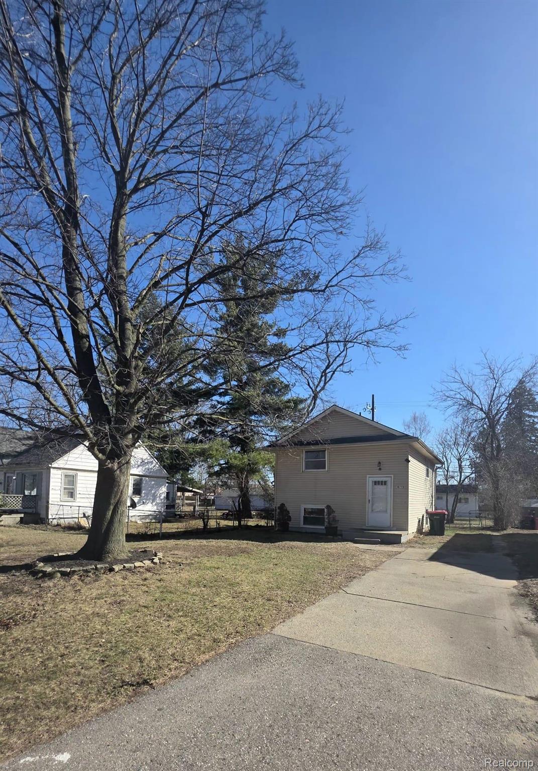 20215 Westhampton Avenue