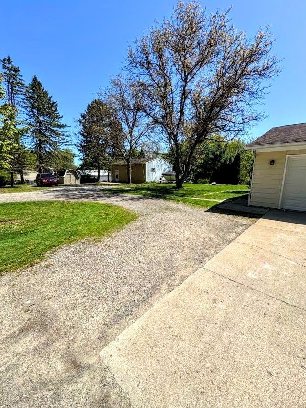1875 GRAY Road
