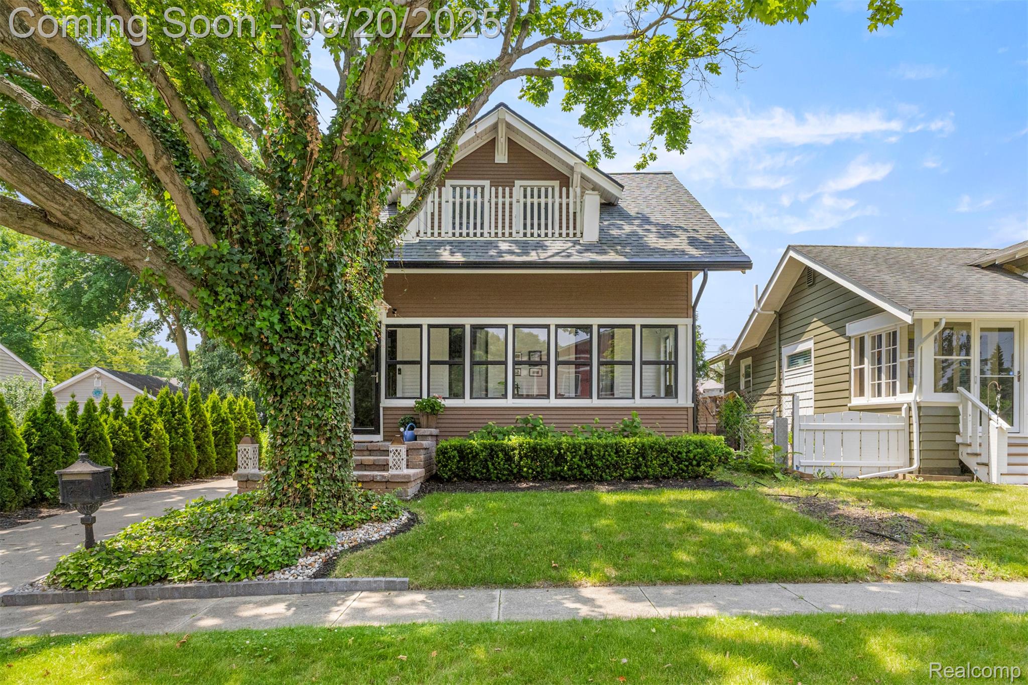 789 Carpenter Street