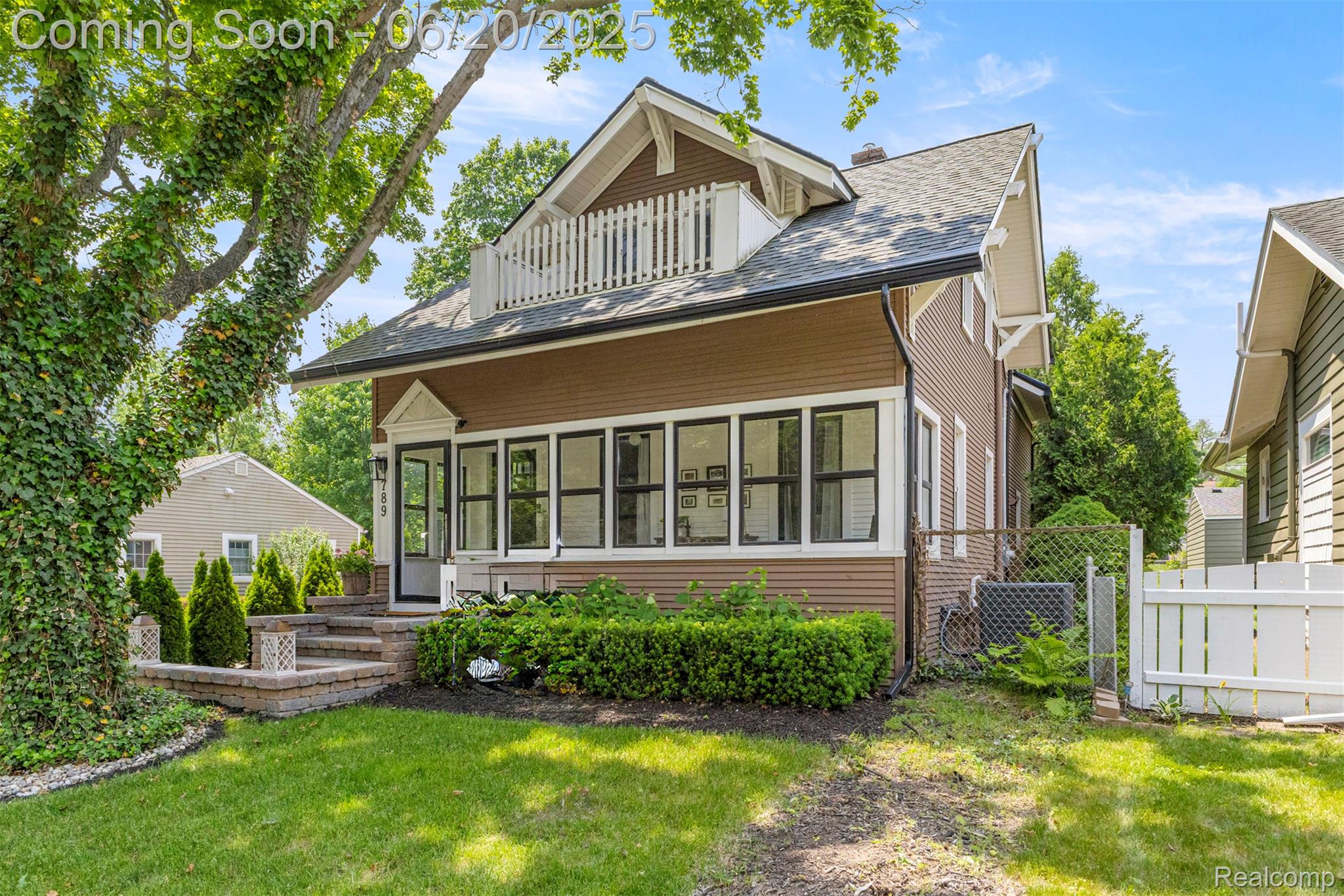 789 Carpenter Street