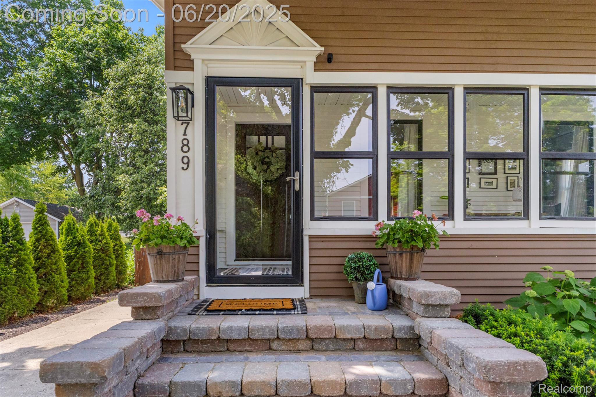 789 Carpenter Street