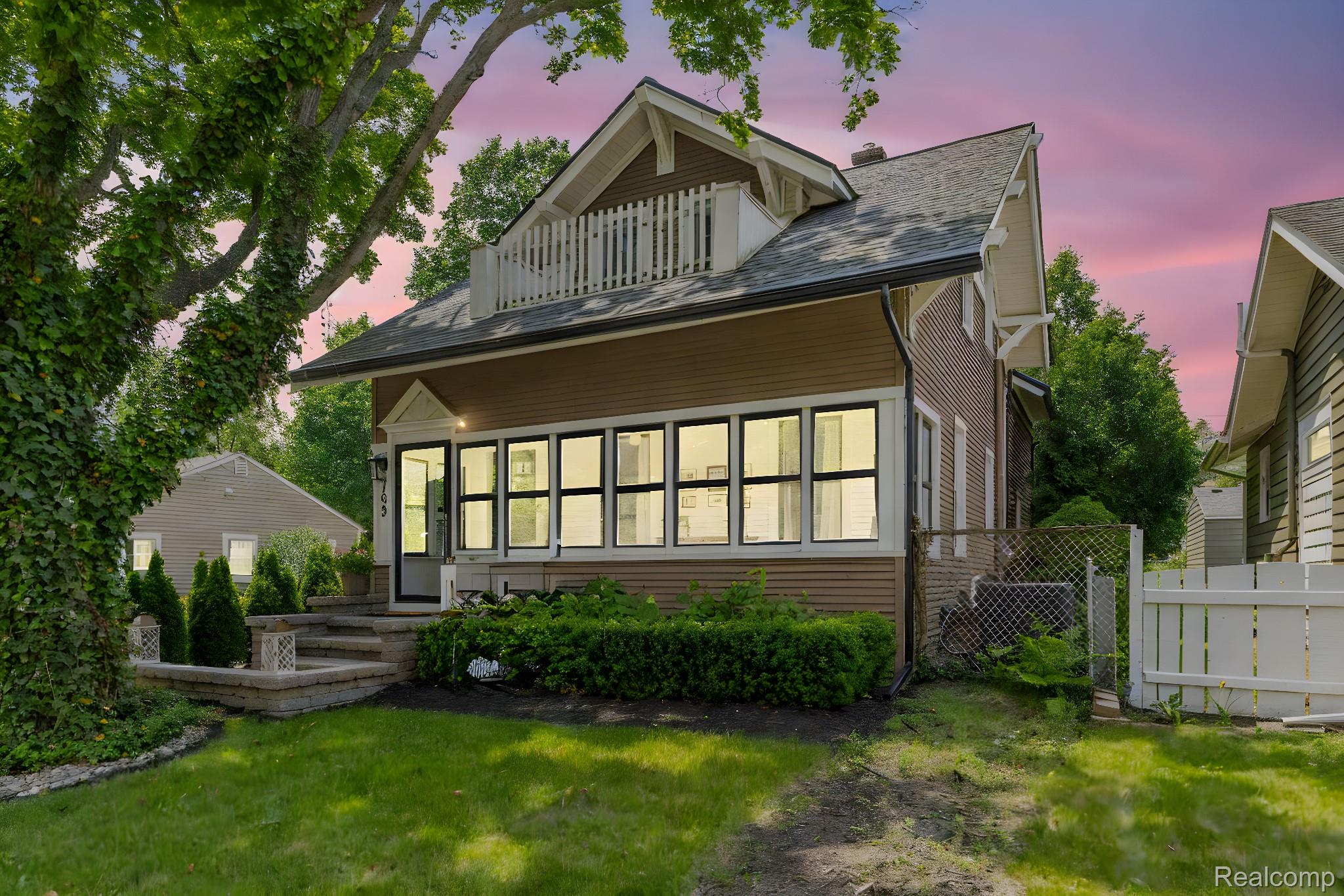 789 Carpenter Street