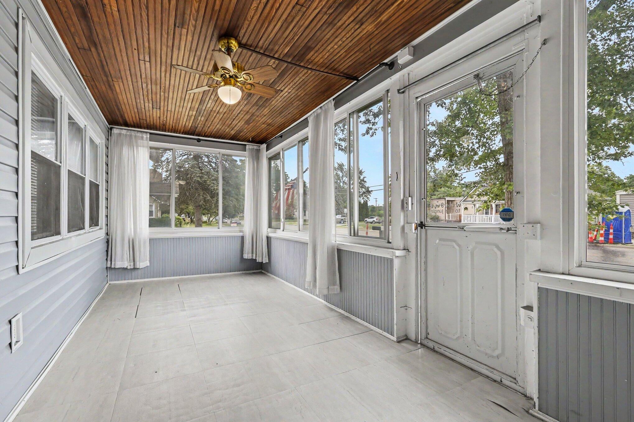 238 W Main Street