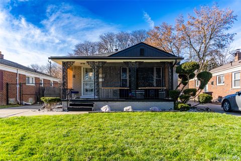 11769 W Parkway Street Redford Charter Township MI 48239