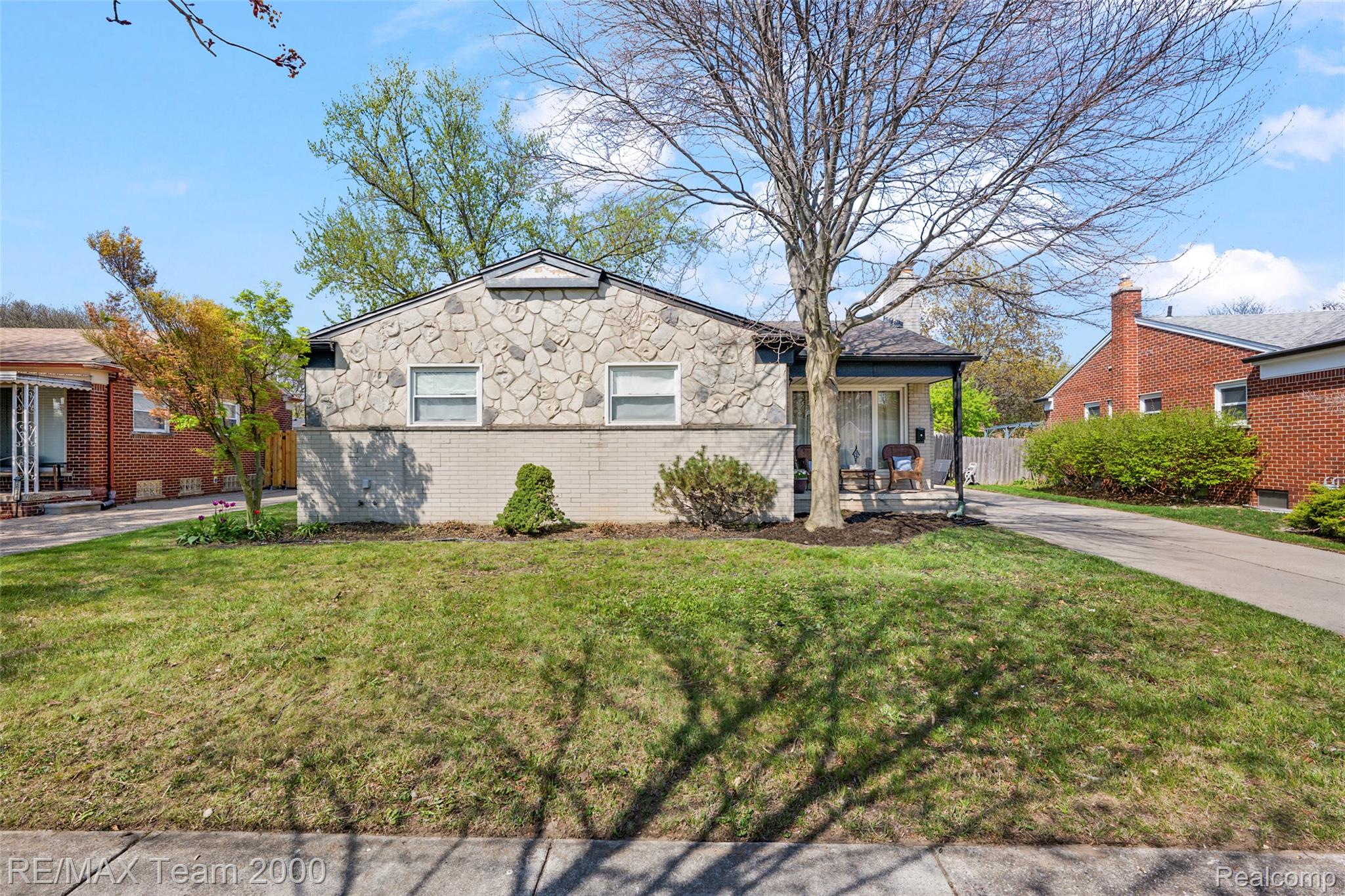 26734 Clairview Drive