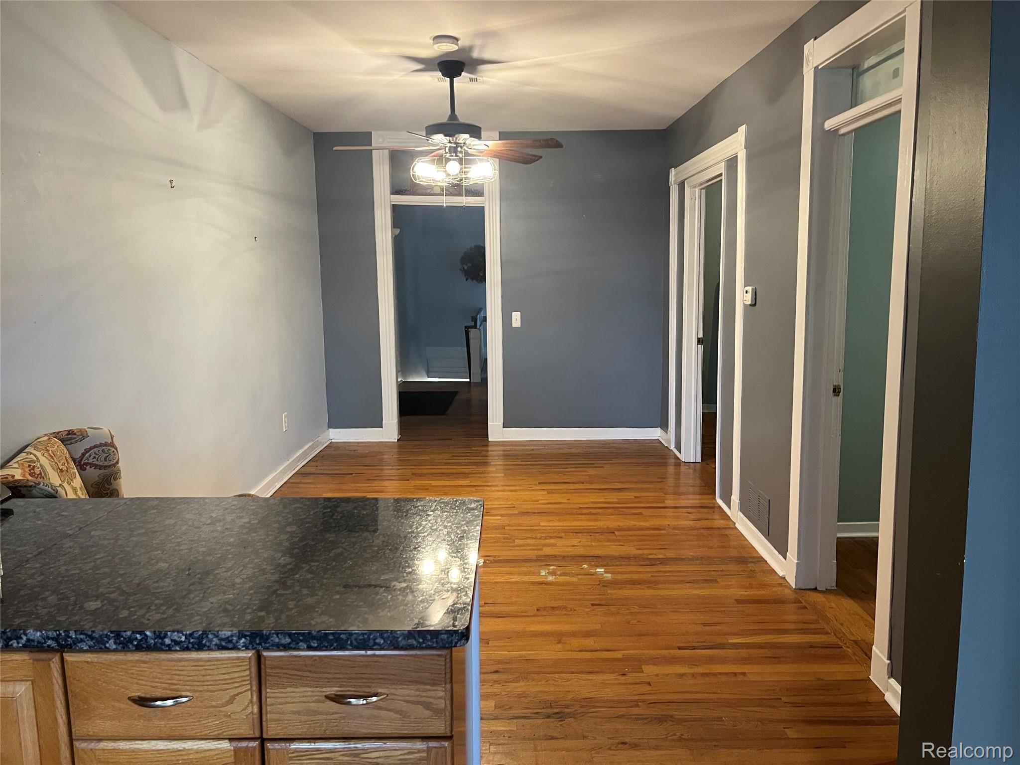 9 N Washington Street