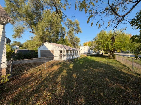 Tiny photo for 1902 N Clinton Street, Saginaw City, MI 48602 (MLS # 61050224806)