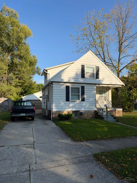 Photo of 1902 N Clinton Street, Saginaw City, MI 48602 (MLS # 61050224806)