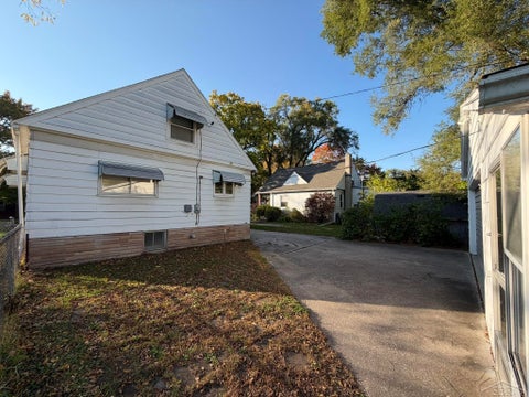 Tiny photo for 1902 N Clinton Street, Saginaw City, MI 48602 (MLS # 61050224806)