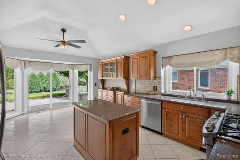 Tiny photo for 15053 Hillcrest Lane, Shelby Charter Township, MI 48315 (MLS # 20261068641)
