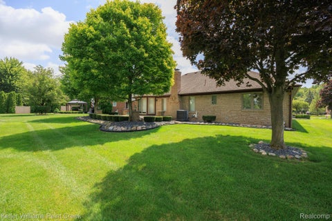 Tiny photo for 15053 Hillcrest Lane, Shelby Charter Township, MI 48315 (MLS # 20261068641)