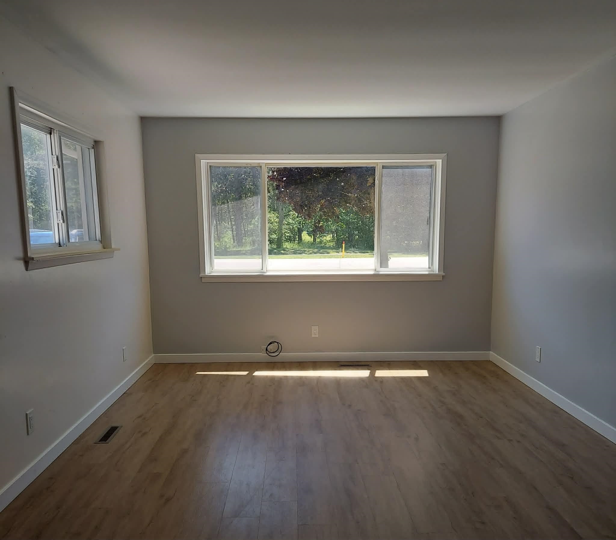 3589 River Road