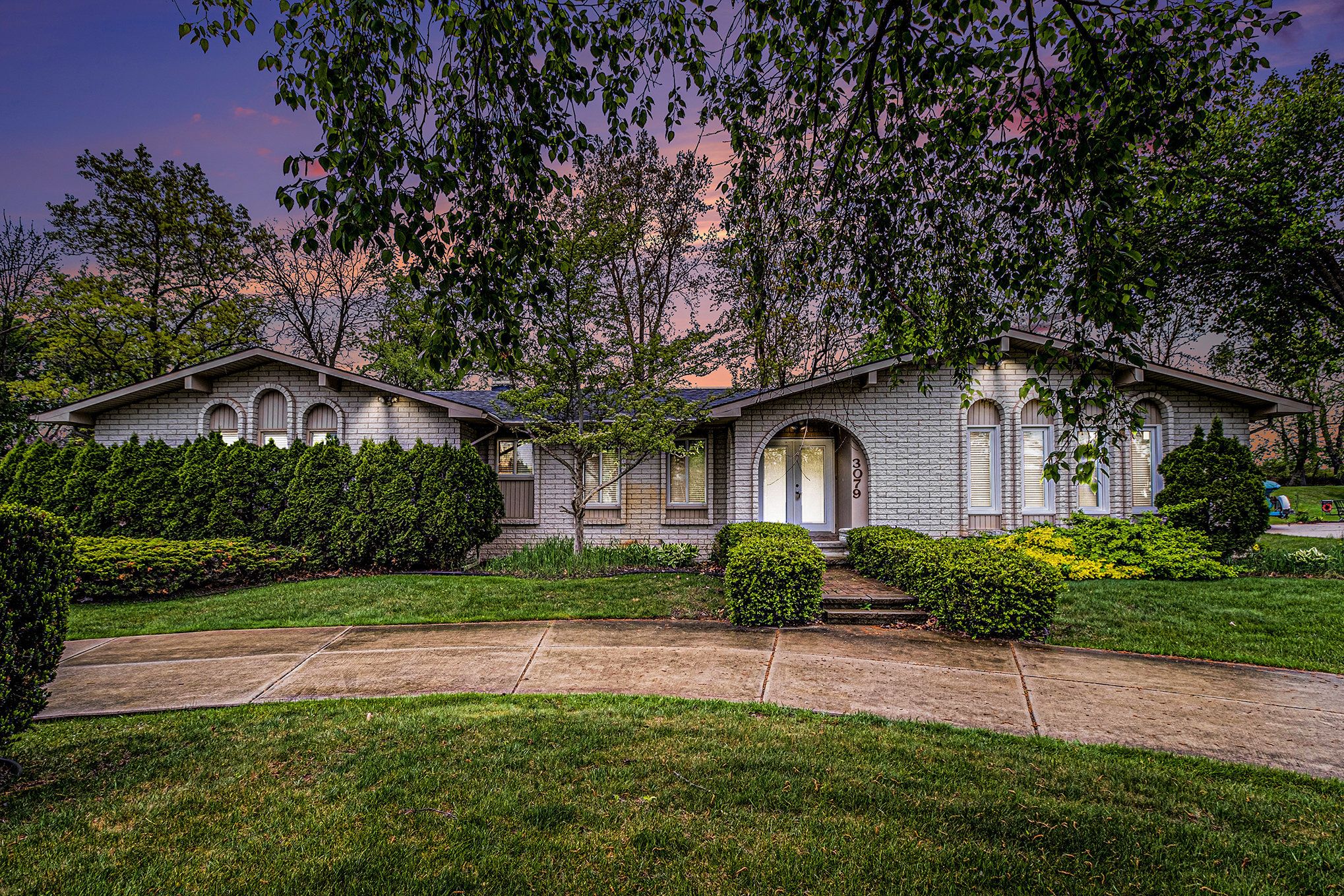 3079 RAVINEWOOD Drive
