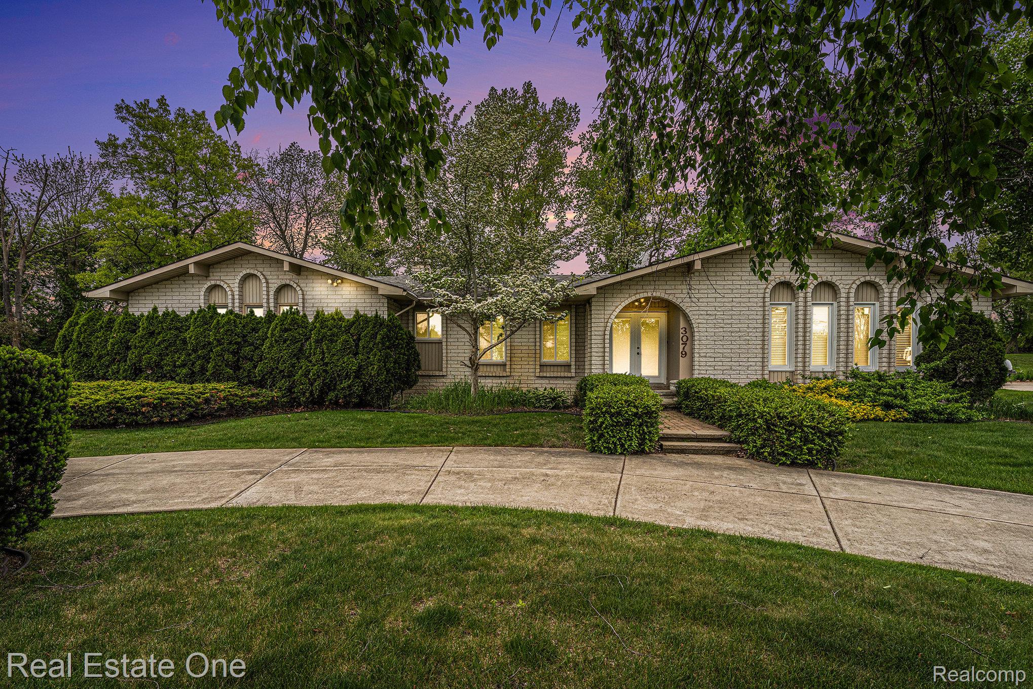3079 RAVINEWOOD Drive
