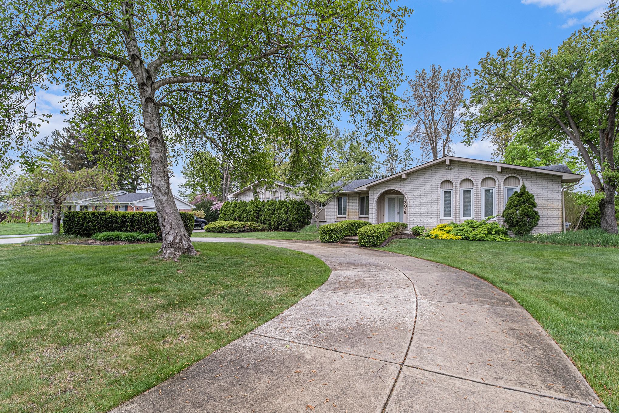 3079 RAVINEWOOD Drive