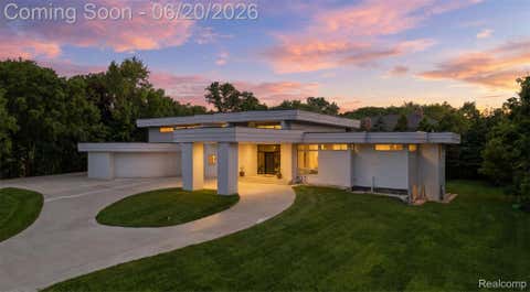 24696 Franklin Park Drive Franklin Village MI 48025
