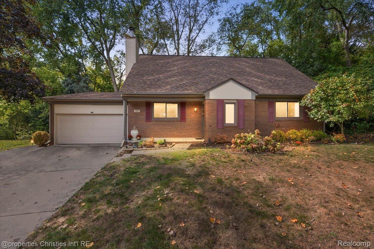 42737 Steepleview Court